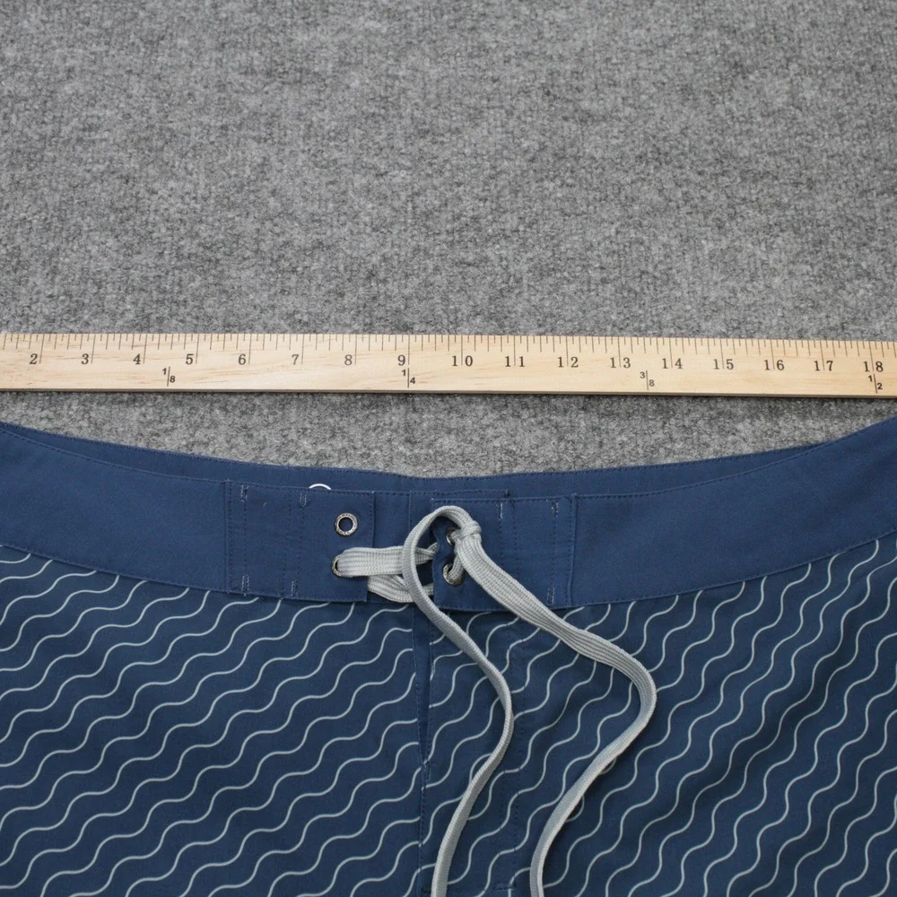 United By Blue Mens Size 36 Navy Wave Print Quick Dry Board Shorts Swim Trunks